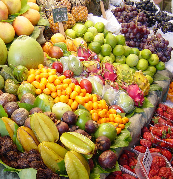 Fruits sur un marché de Barcelone © Cirad, D. Loeillet